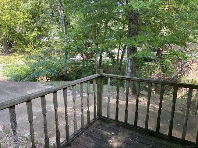 Building Photo - 4 Bedroom House ** Section 8 Approved **