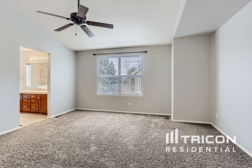 Building Photo - 4565 Larksong Dr