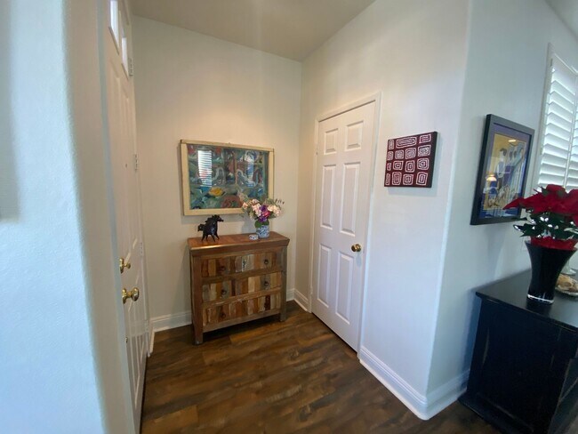 Building Photo - Beautiful 4 Bd/2.5bth within the Poinsettia Cove Community!