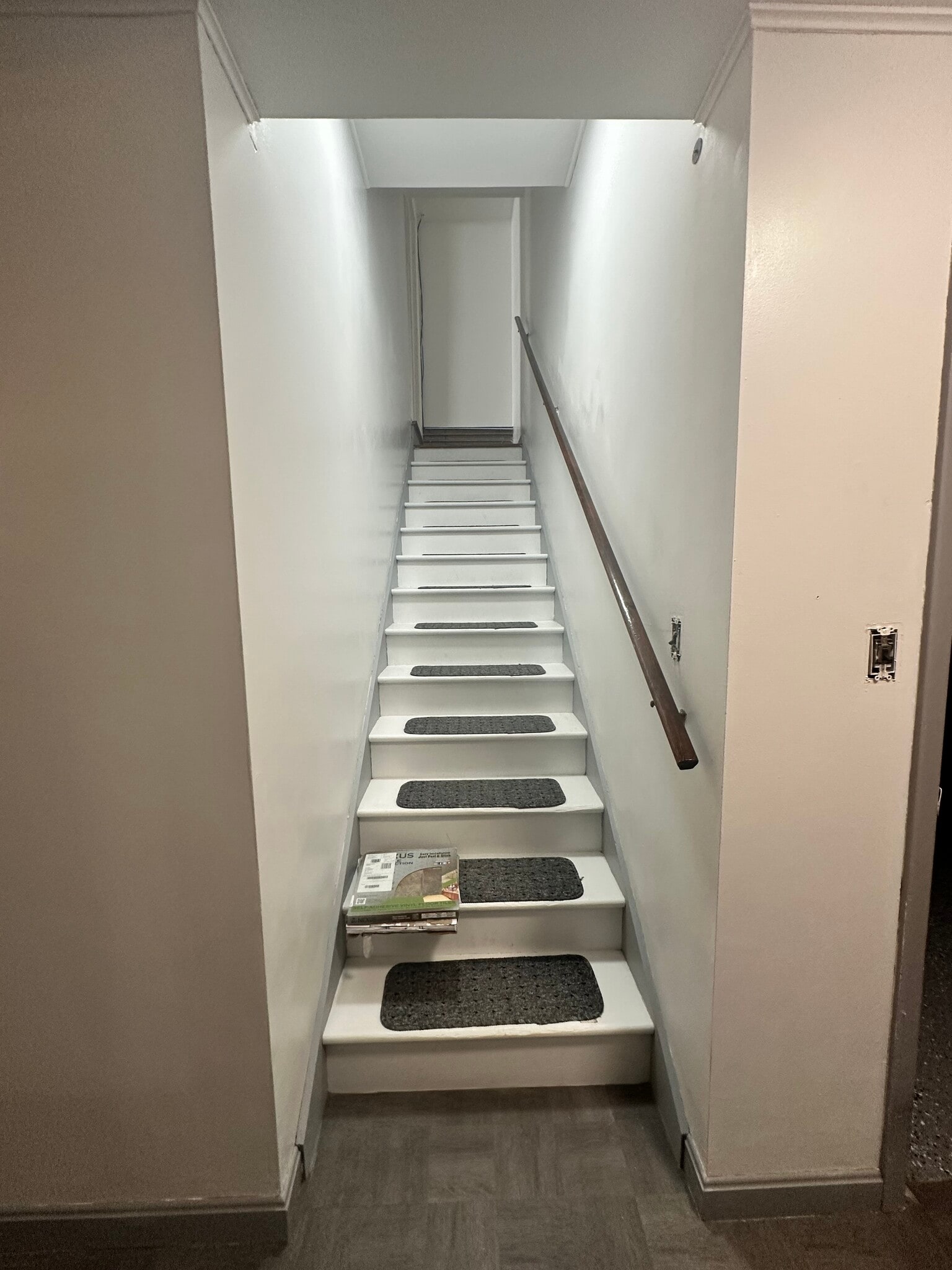 Stairs - 142 Bunker Hill Cir