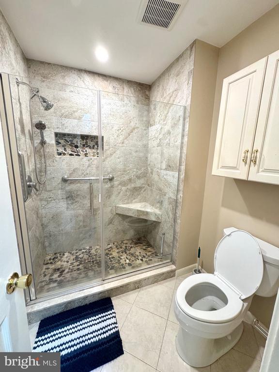 Building Photo - 428 Crane's Roost Ct