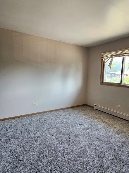 Building Photo - 1335 Abbott Dr