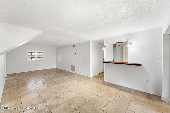 Building Photo - 2645 Driftwood Dr