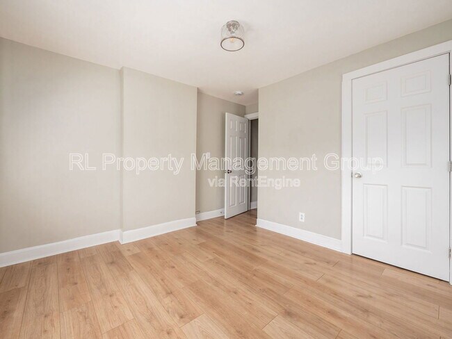 Building Photo - 439 Eldridge Ave