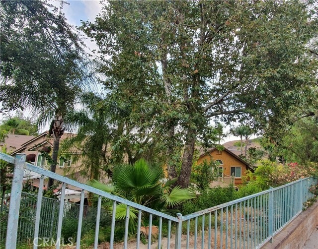 Building Photo - 15075 Cll La Paloma