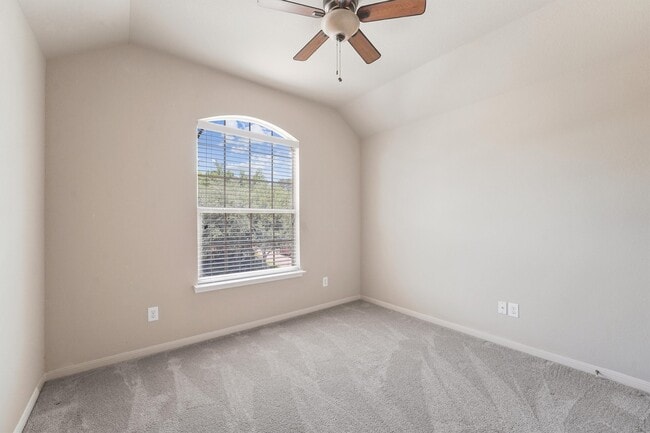 Building Photo - 115 Black Swan Pl