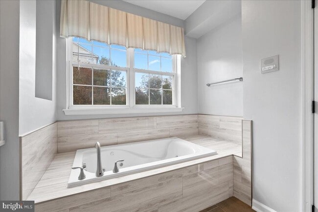 Building Photo - 12432 Liberty Bridge Rd