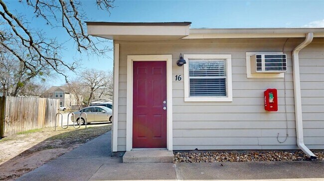 Building Photo - 500 Foch St