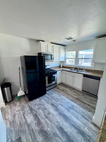 Building Photo - 3034 Lemon St