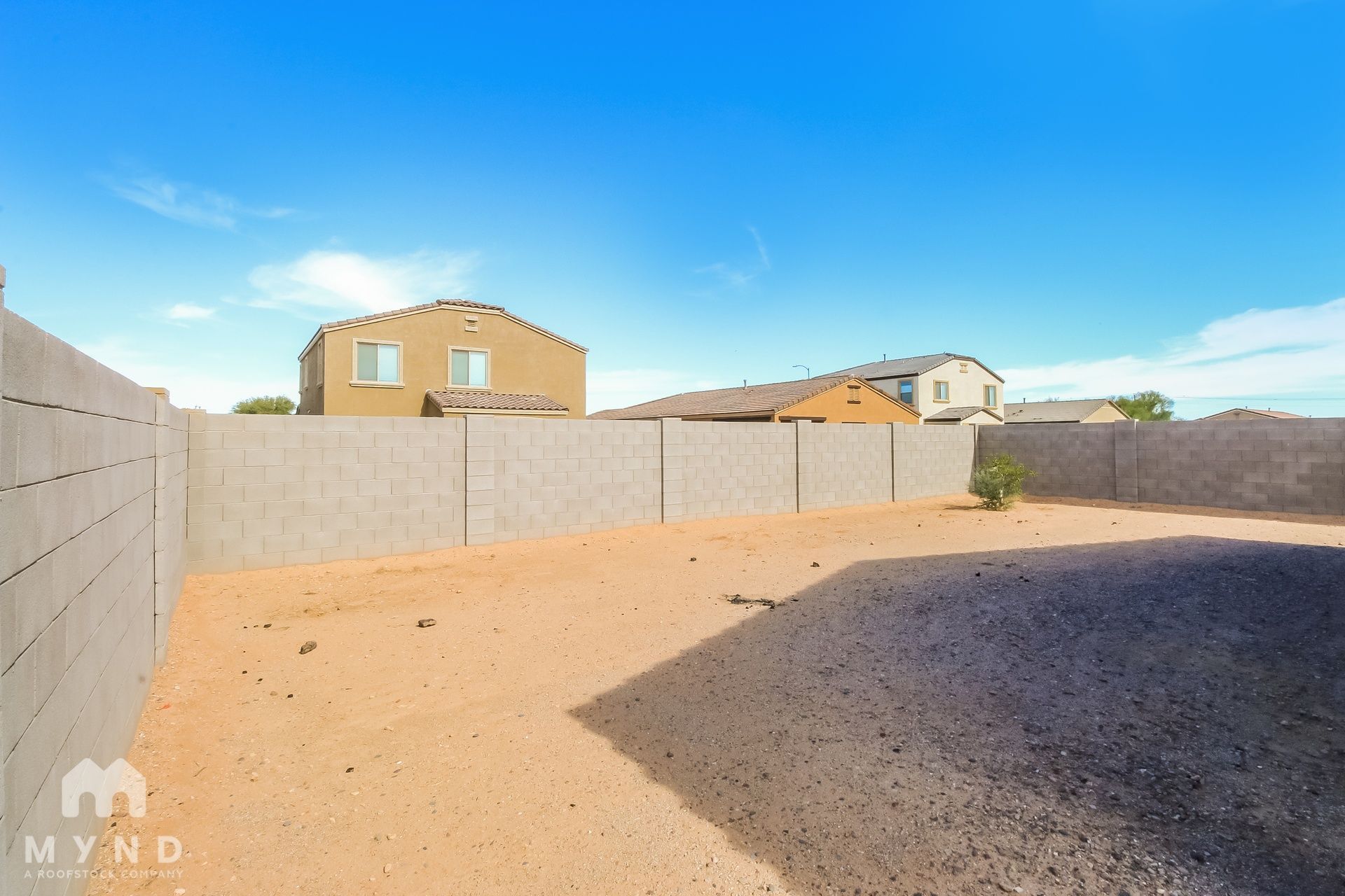 Building Photo - 37338 W La Paz St