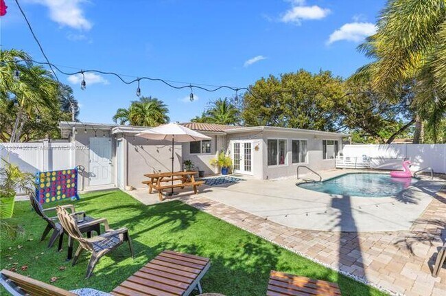 Building Photo - 1116 SE 13th Ct