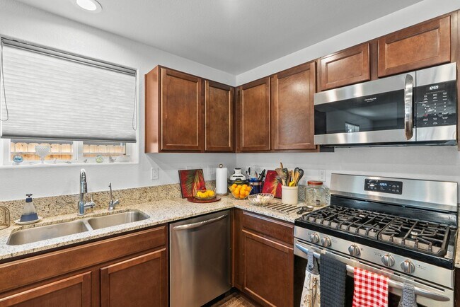Building Photo - FURNISHED! 3 Bedroom, 2 Bathroom New Home ...