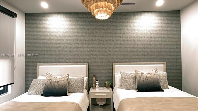 Building Photo - 2215 NE 19th St