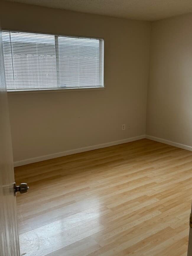 Building Photo - Great 2bd/1bth in Sacramento