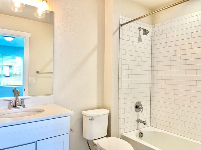 Building Photo - 5829 Spring Breeze Dr