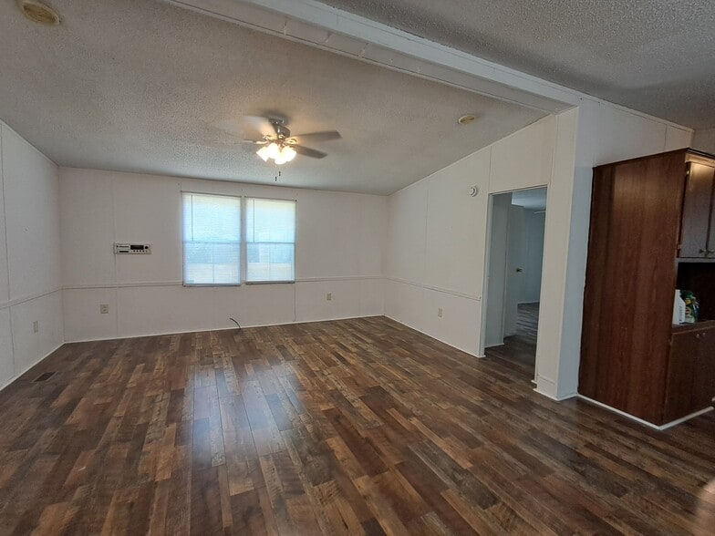 Building Photo - 23 Jimmie Ln