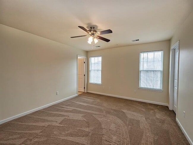 Building Photo - 261 Broadstone Dr