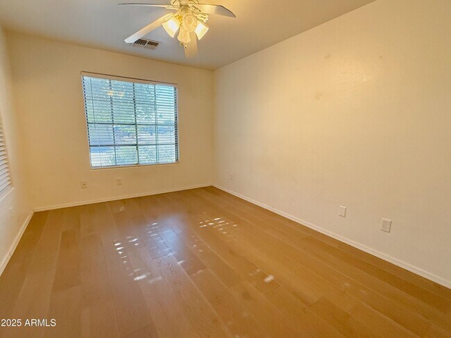 Building Photo - 2729 S Sorrelle