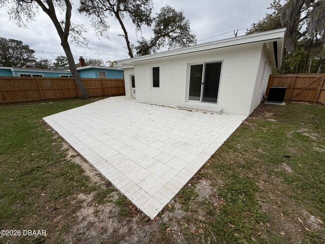 Building Photo - 157 15th St