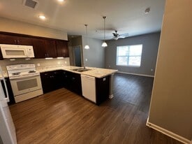 Building Photo - Scenic Meadows