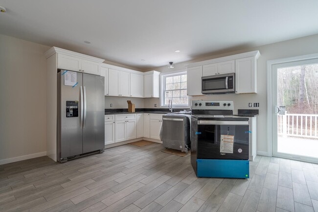 Building Photo - 86 Reservoir Dr