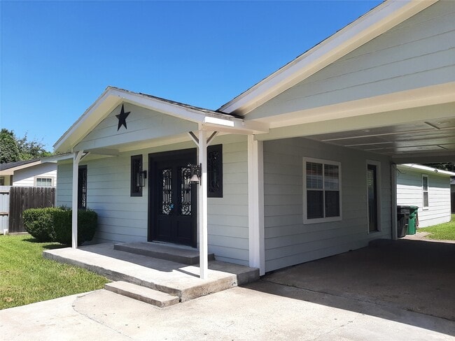 Building Photo - 6115 Glen Lee Dr