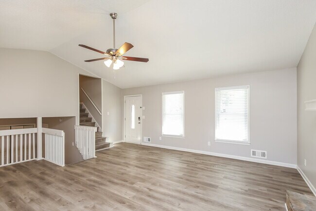 Building Photo - 340 Wayside Dr