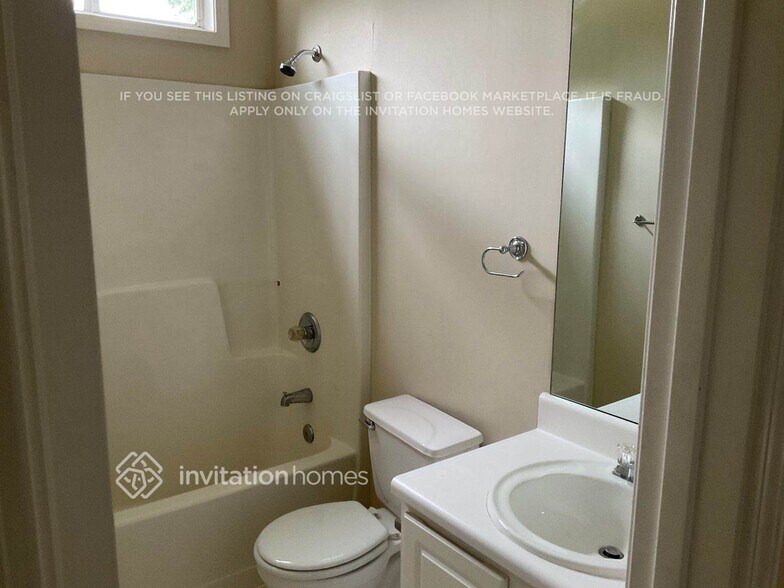 Building Photo - 3567 Shoal Trail Dr SE