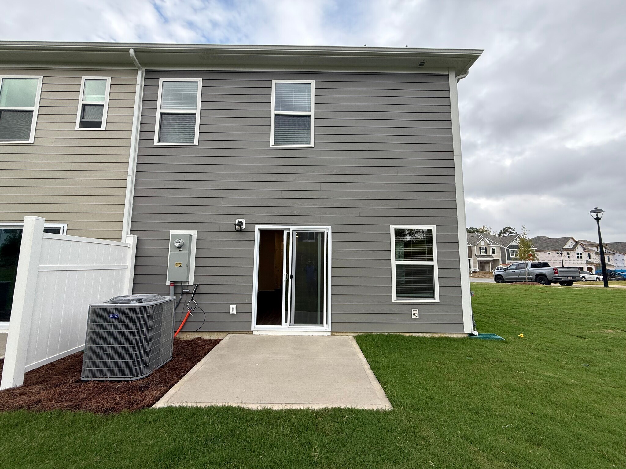 Building Photo - 3238 Lilac Grove Dr