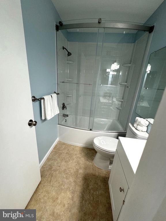 Building Photo - 1502 The Woods