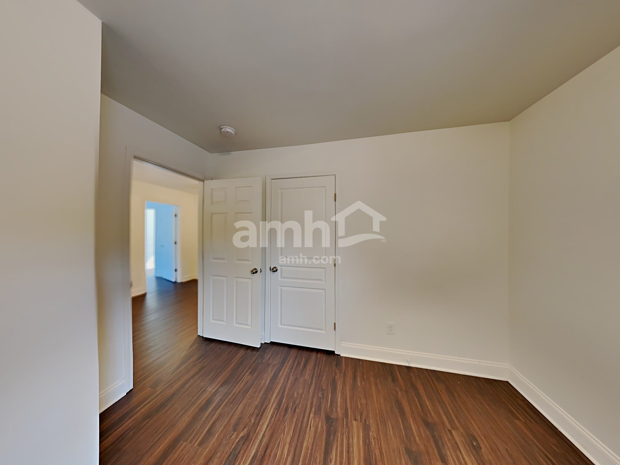 Building Photo - 2706 Erinridge Rd