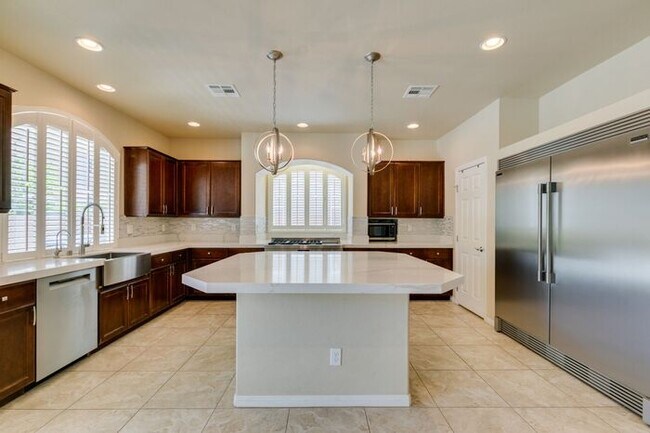 Building Photo - Bright & Spacious 5-Bedroom Home with 3-Car Garage in 89141
