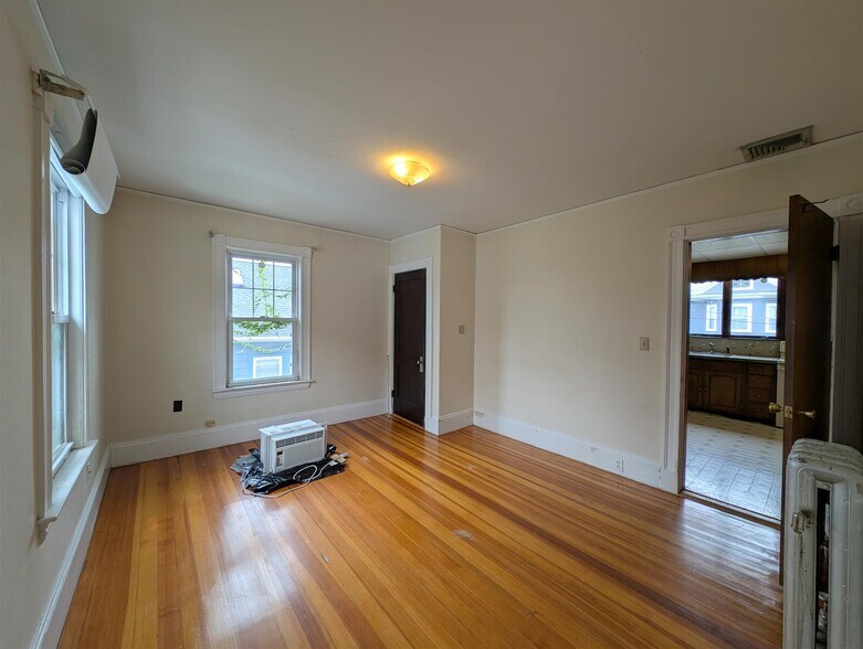 Building Photo - 136 North St