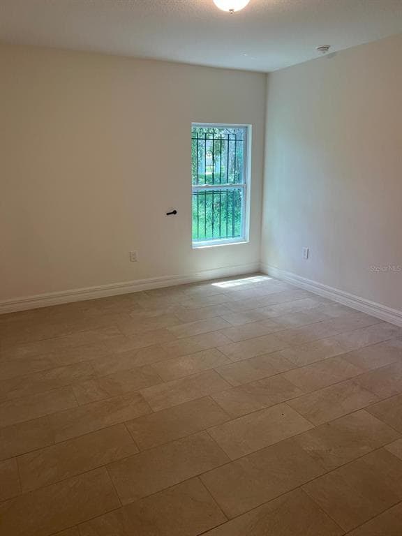 Building Photo - 4862 College Dr