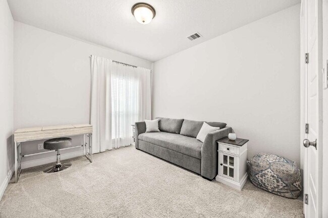 Building Photo - Comfort Living-Furnished-Corporate House