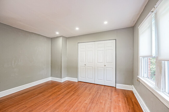 Building Photo - 510 S 48th St