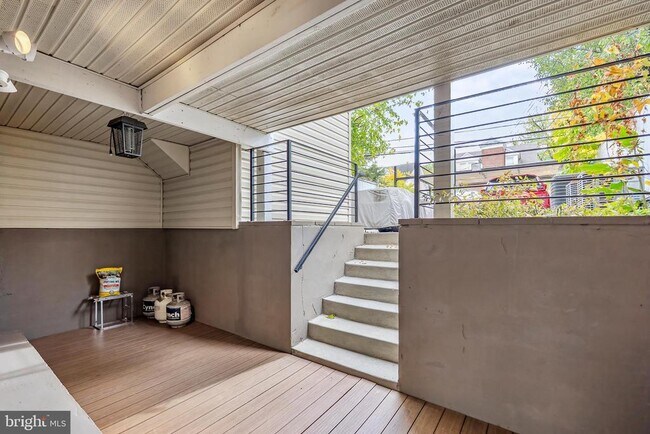 Building Photo - 2616 Garfield St NW