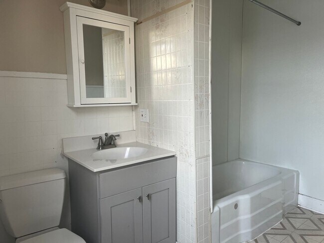 Building Photo - 216 Lehman St