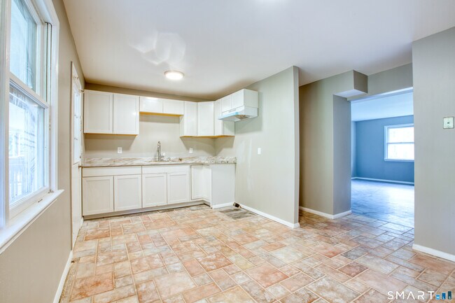 Building Photo - 76 Caesar Dr