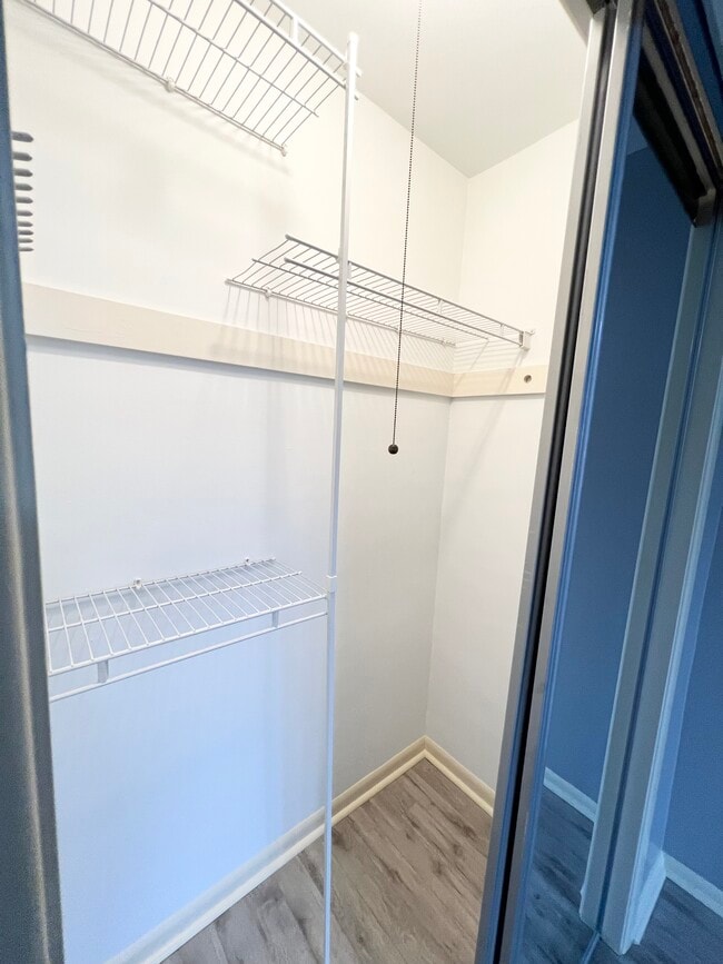 Building Photo - 20301 Shelburne Rd