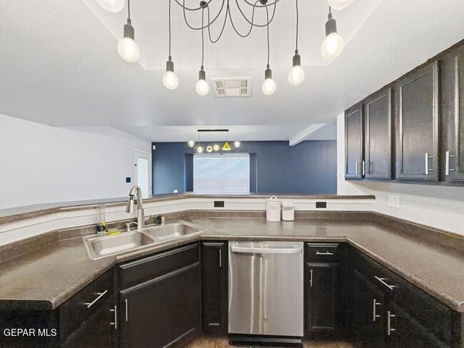 Building Photo - 13265 New Britton Dr