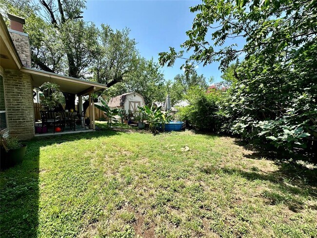 Building Photo - 1101 Stoneoak Ln