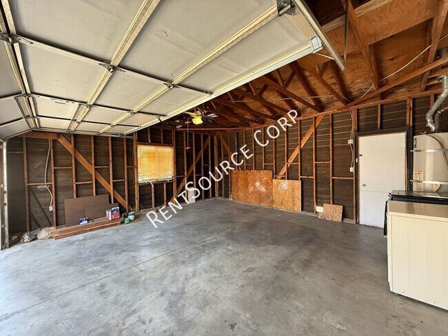 Building Photo - 14229 Winchester Dr