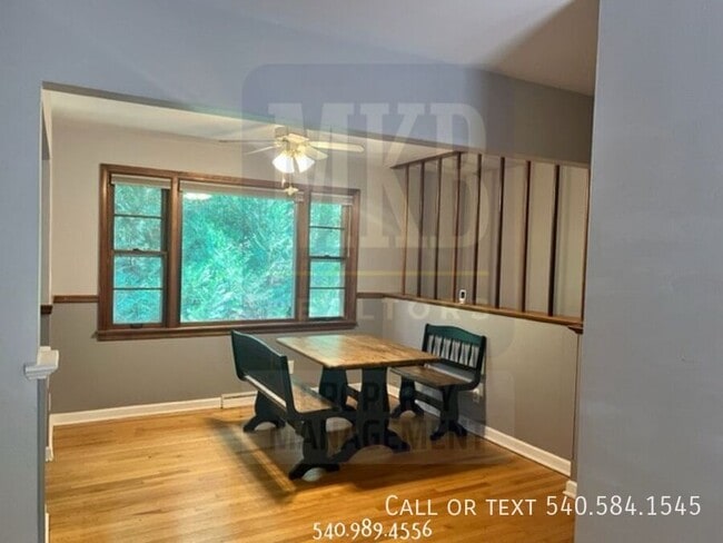 Building Photo - 3203 Ledgewood Ave