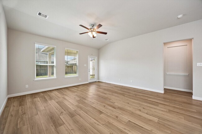 Building Photo - 906 Barstow Dr