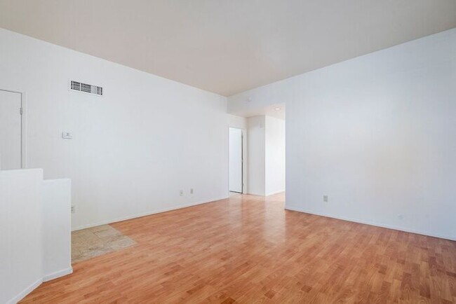 Building Photo - Pending/ Rented - Charming 3-bedroom, 2-ba...