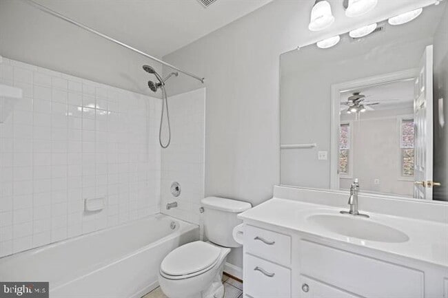 Building Photo - 18953 Longhouse Pl