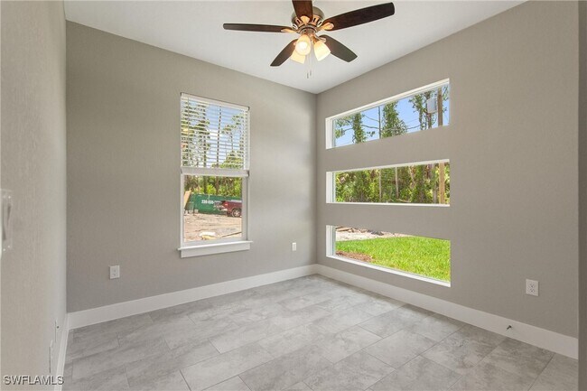 Building Photo - 3584 Laslo Ave