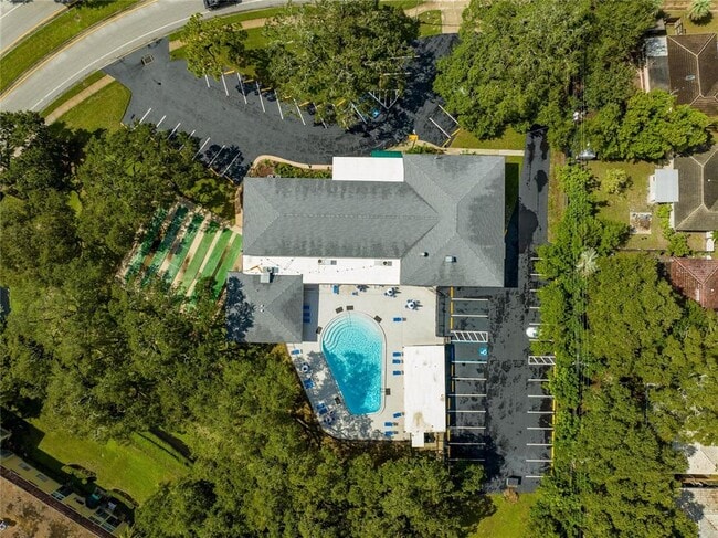 Building Photo - 2127 Scotland Dr