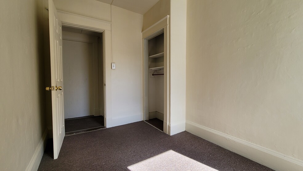 Building Photo - 31 Shaw St